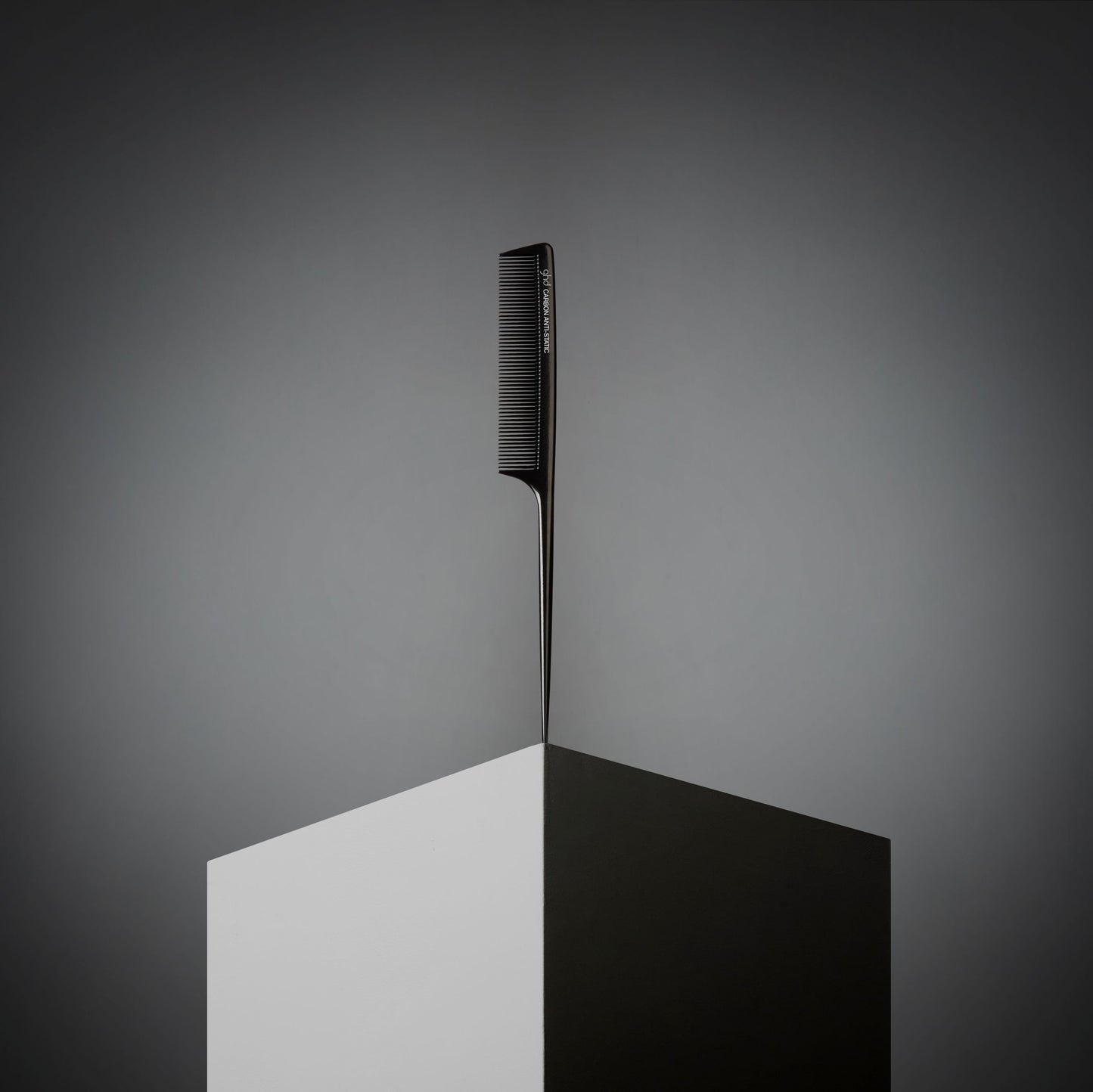 GHD PEIGNE A QUEUE